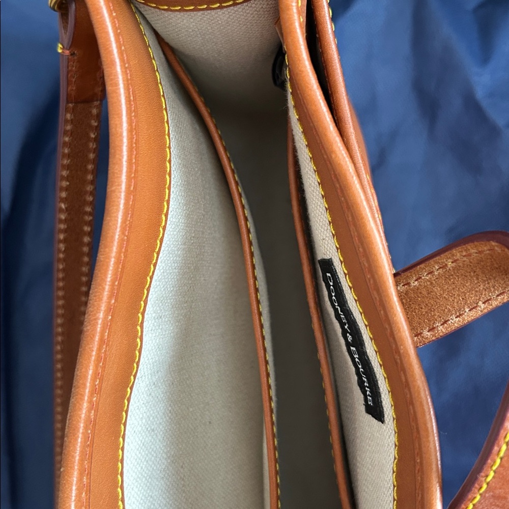 Dooney & Bourke Brown pebble grain Leather Crossbody Bag EUC - Picture 7 of 7